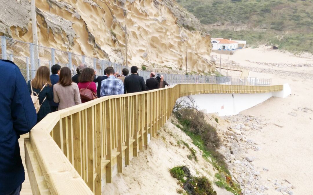 Praia do Magoito já tem novo acesso reabilitado
