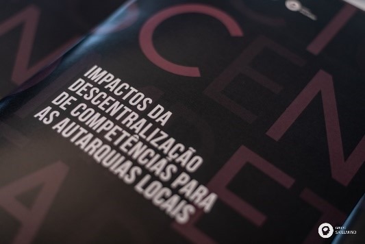 Administração participa em debate sobre descentralização de competências