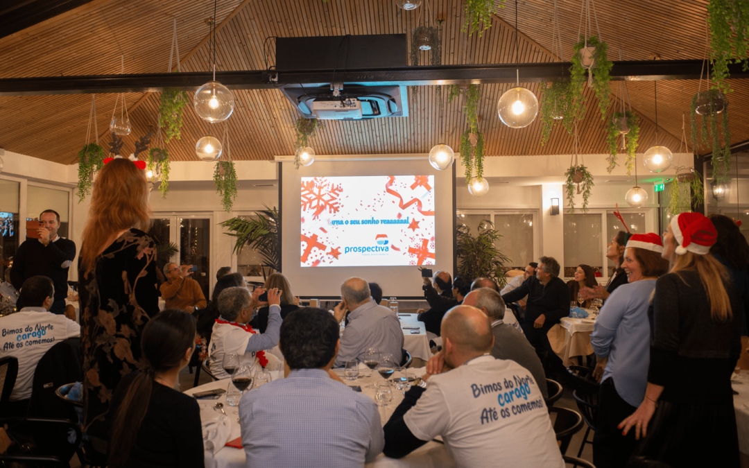 Colaboradores da Prospectiva surpreendem Administração com Flash Mob