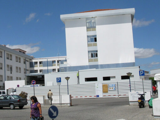 Estaleiros móveis, construção civil Extensão Norte do Centro de Saúde de Évora