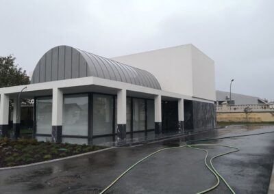 Parque de Estacionamento de Viaturas Elétricas e Armazéns