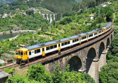 Adequação das estruturas para a eletrificação, edificios técnicos e alteamento de cais na Linha do Douro